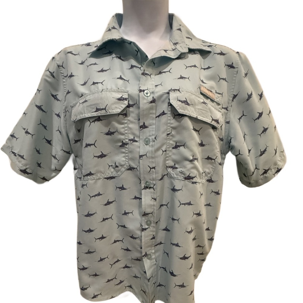 Realtree Light Sage Short-Sleeve Button-Down Shirt with Swordfish Print. Medium